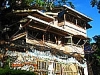 house_standingblue